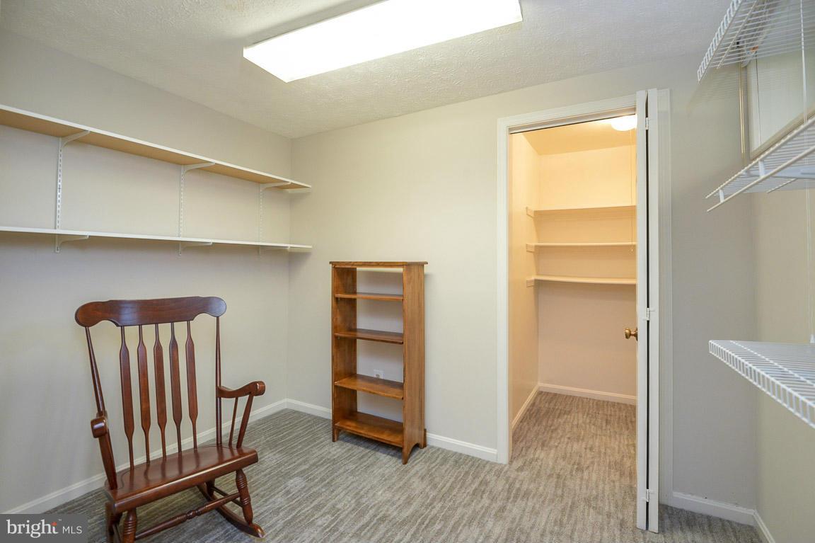 CHARING CROSS - Residential