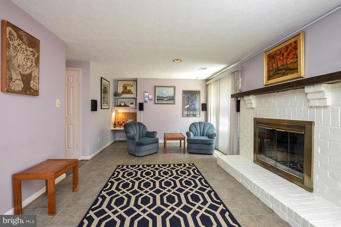 CHARING CROSS - Residential