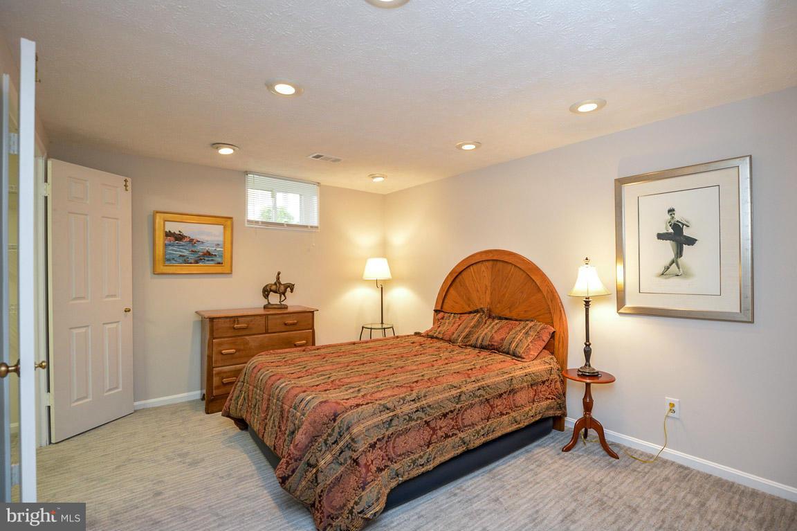 CHARING CROSS - Residential