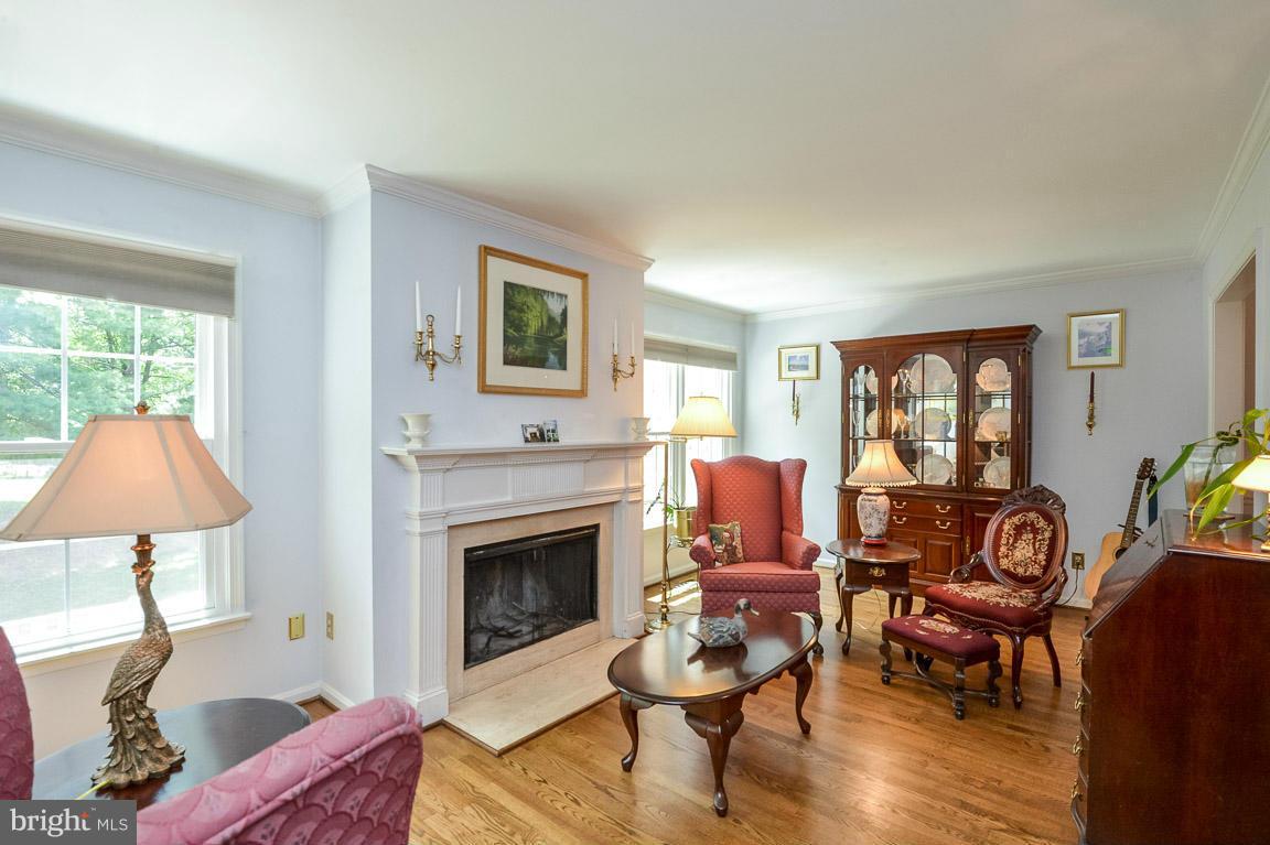 CHARING CROSS - Residential