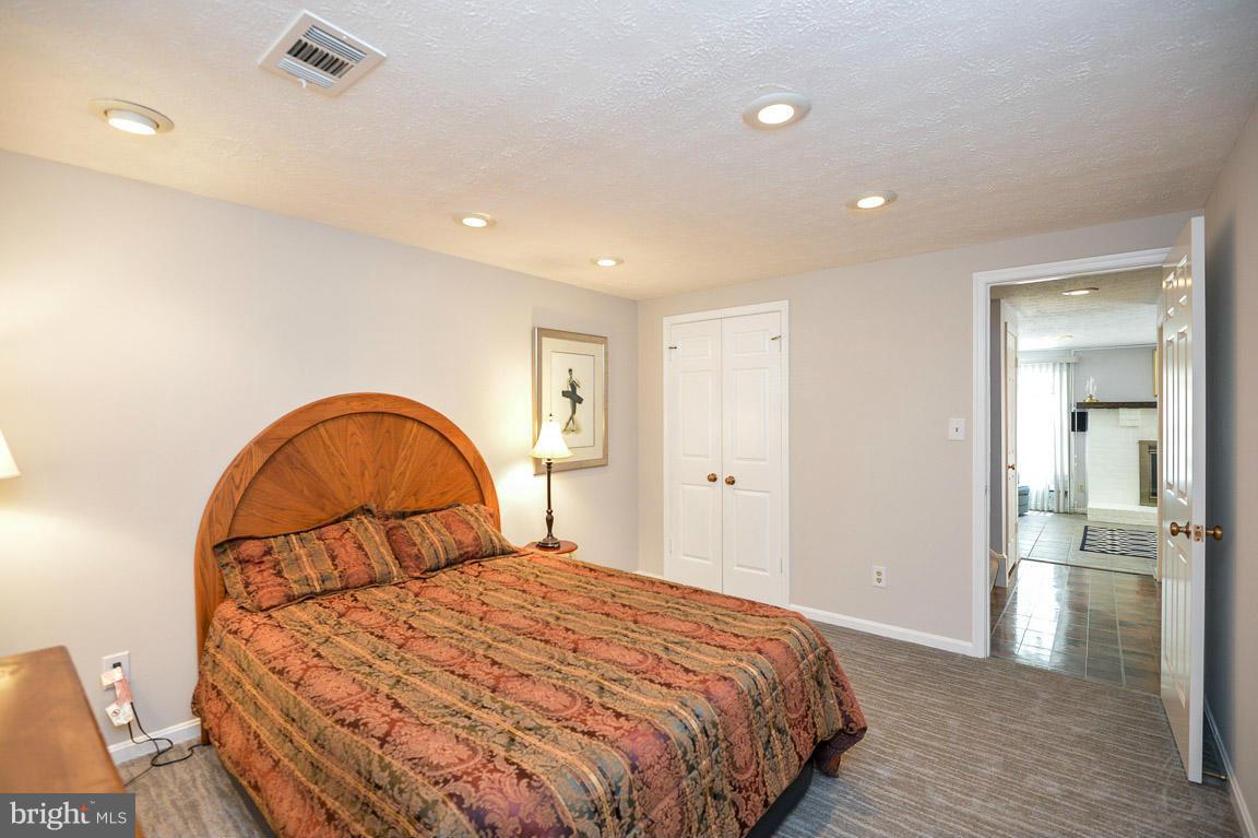 CHARING CROSS - Residential