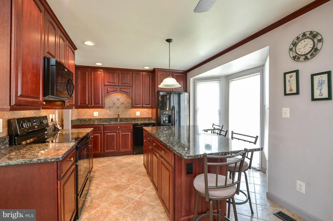 CHARING CROSS - Residential