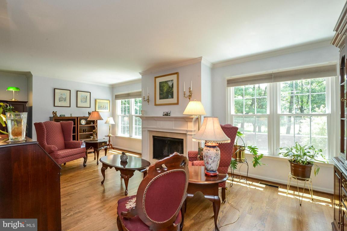 CHARING CROSS - Residential