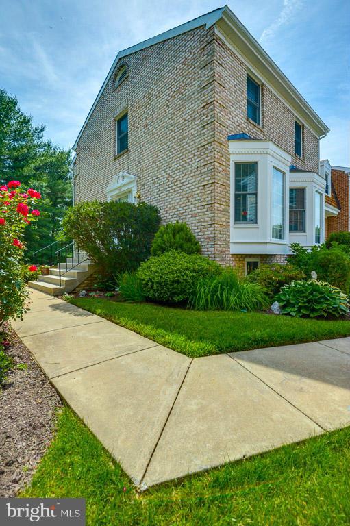 CHARING CROSS - Residential