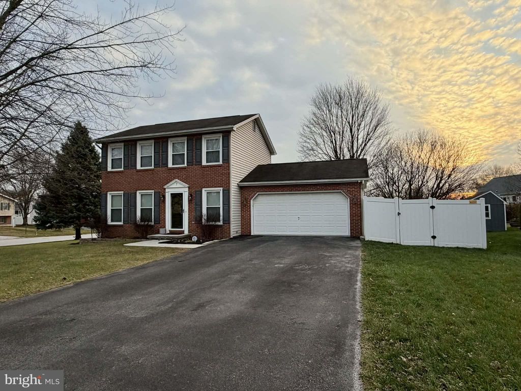 Photo of 7 Meadow Lane, HANOVER, PA 17331 (MLS # PAYK2094808)