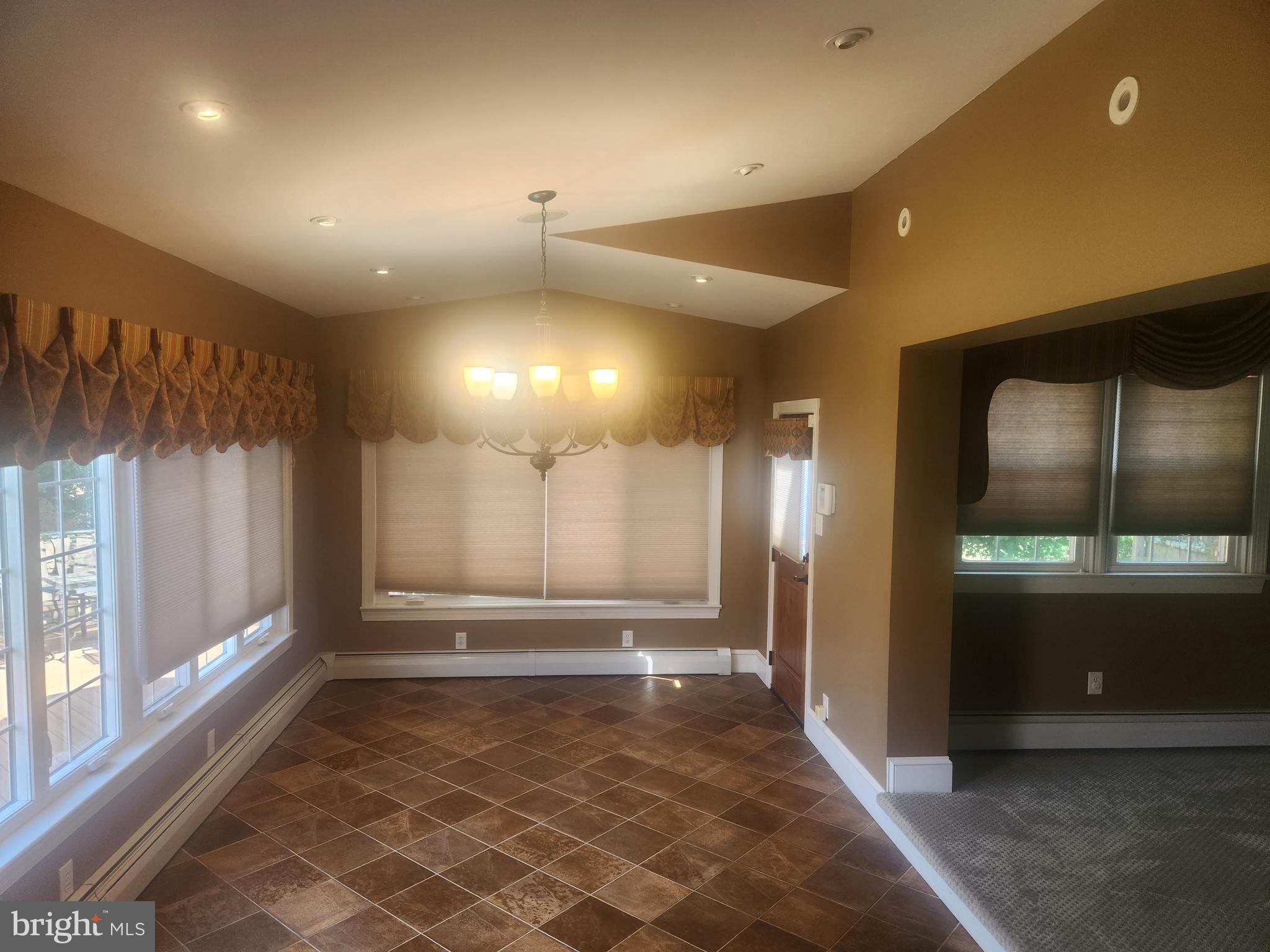 000 - Residential Lease