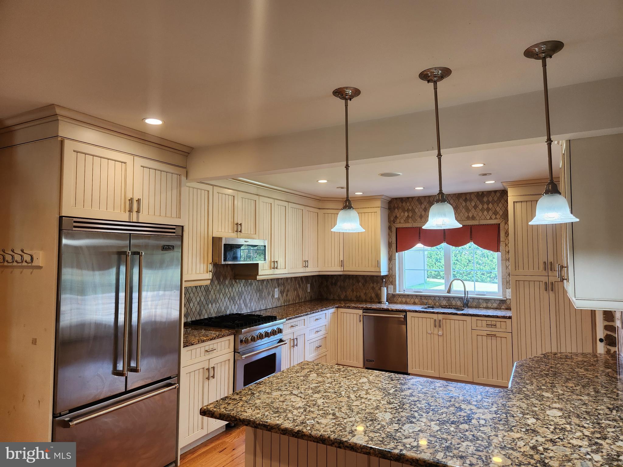 000 - Residential Lease