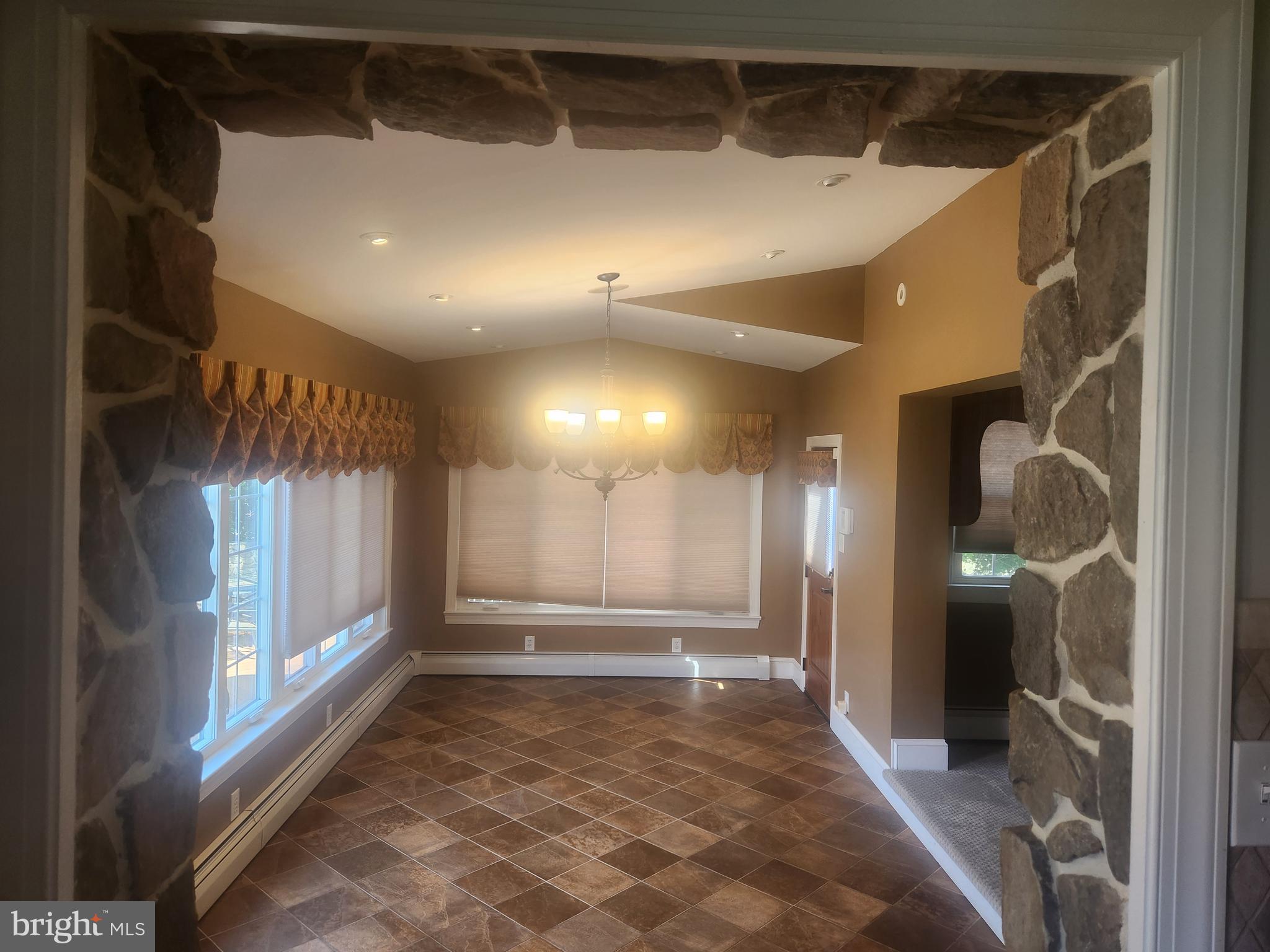 000 - Residential Lease