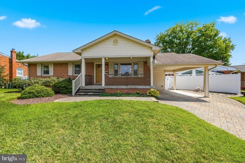 Photo of 802 Young Place, FREDERICK, MD 21702 (MLS # MDFR2088292)