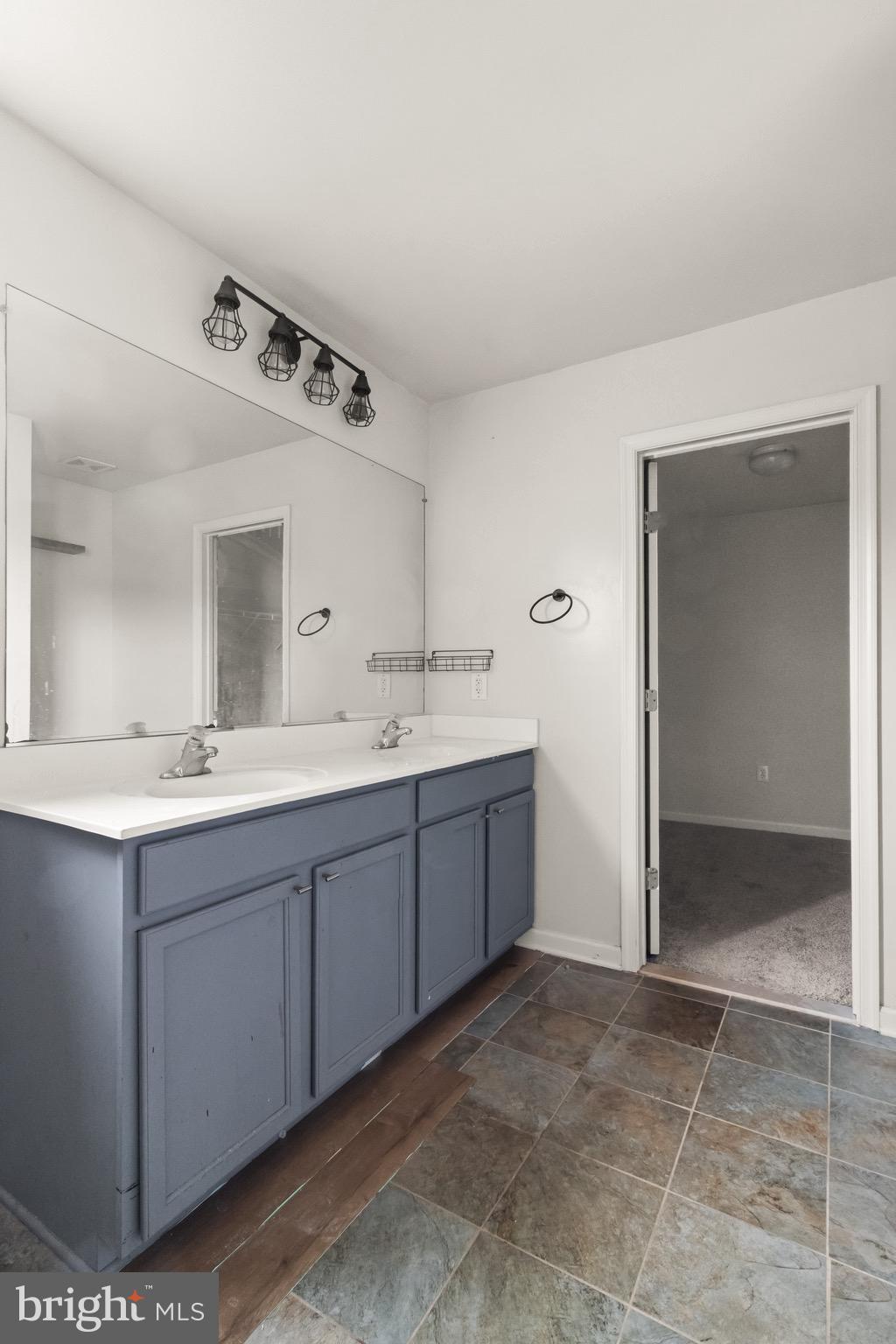 STAFFORD LAKES VILLAGE - Residential