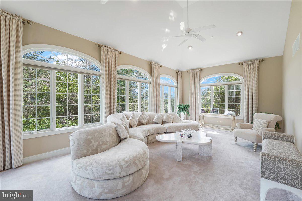 SPRINGTON PT ESTS - Residential