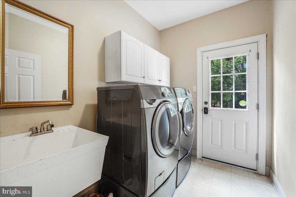 SPRINGTON PT ESTS - Residential