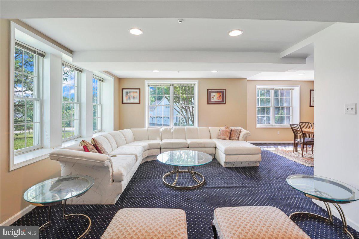 SPRINGTON PT ESTS - Residential