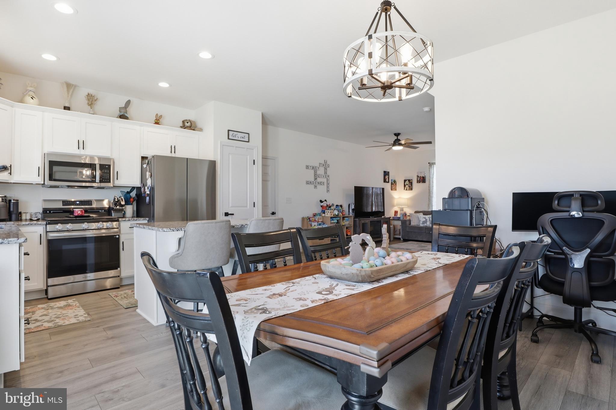 KINGS COURT AT BROWNSTONE - Residential