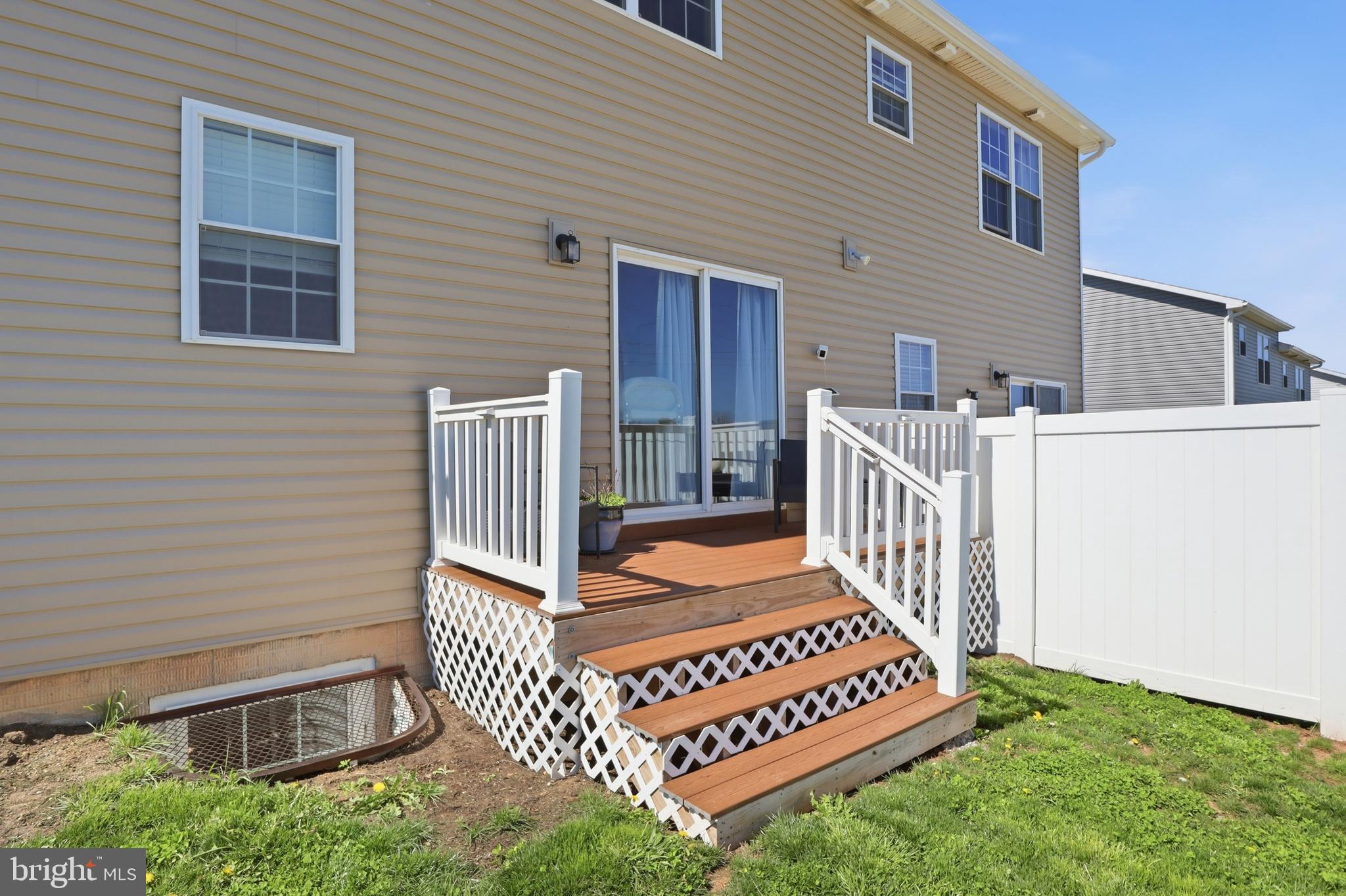 KINGS COURT AT BROWNSTONE - Residential