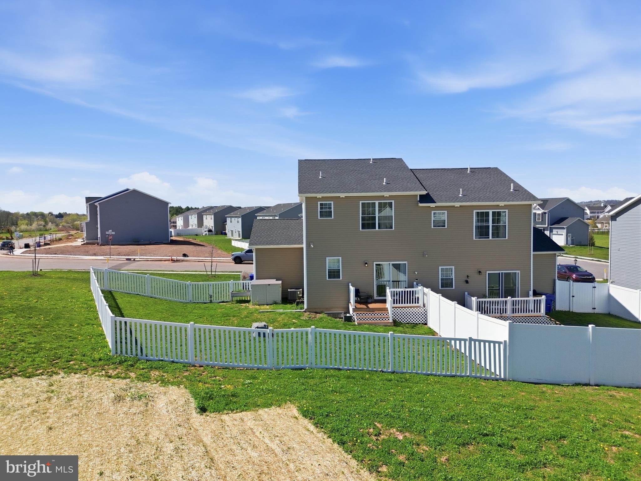 KINGS COURT AT BROWNSTONE - Residential