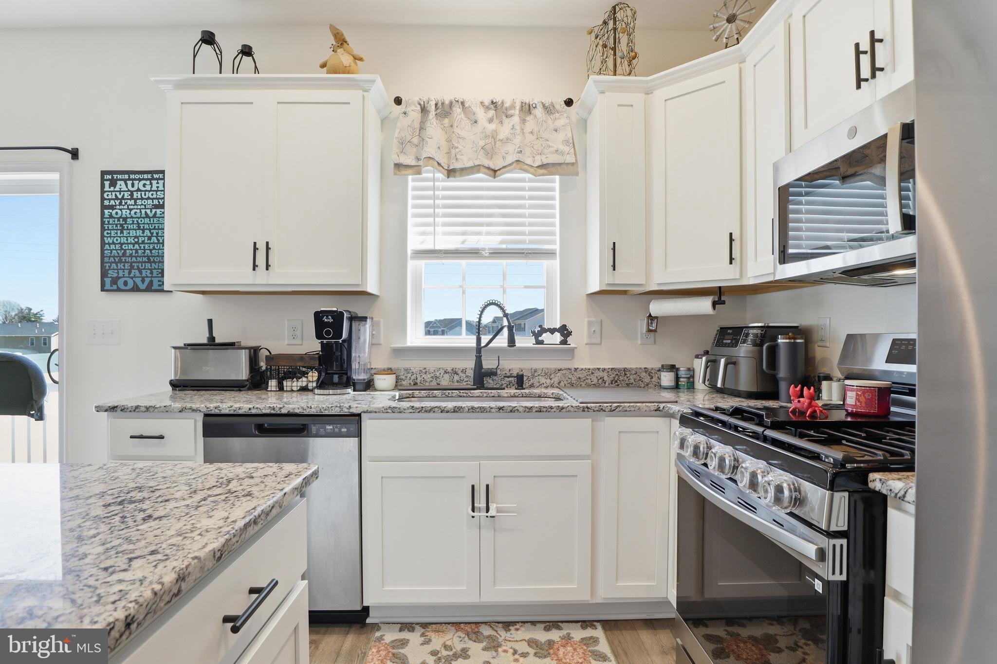 KINGS COURT AT BROWNSTONE - Residential