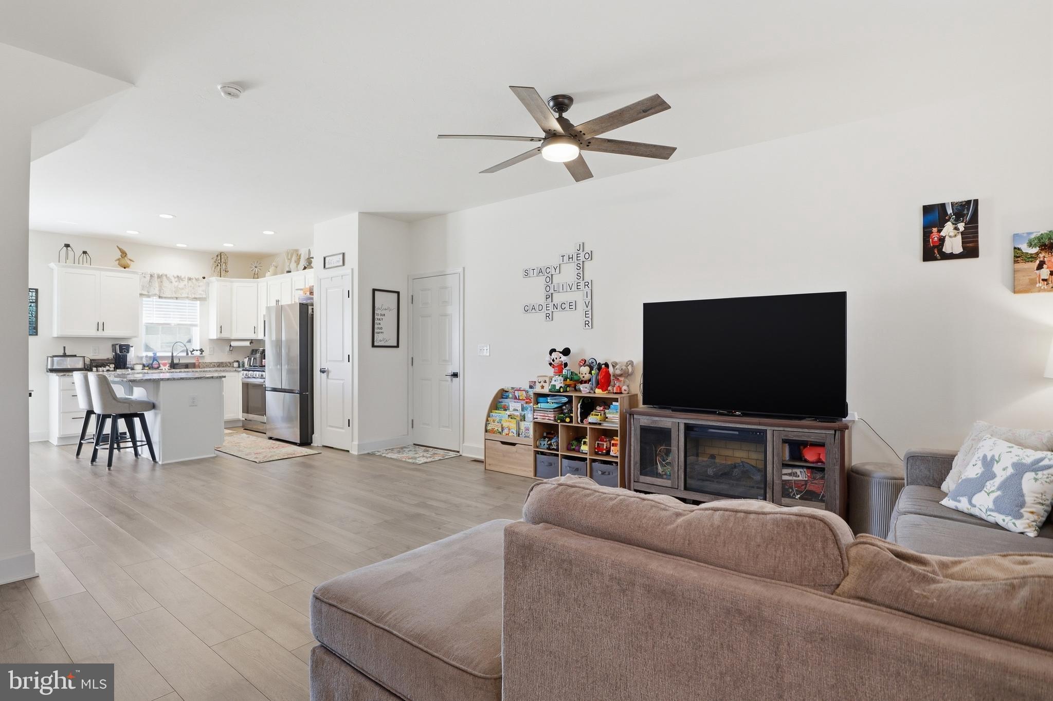 KINGS COURT AT BROWNSTONE - Residential