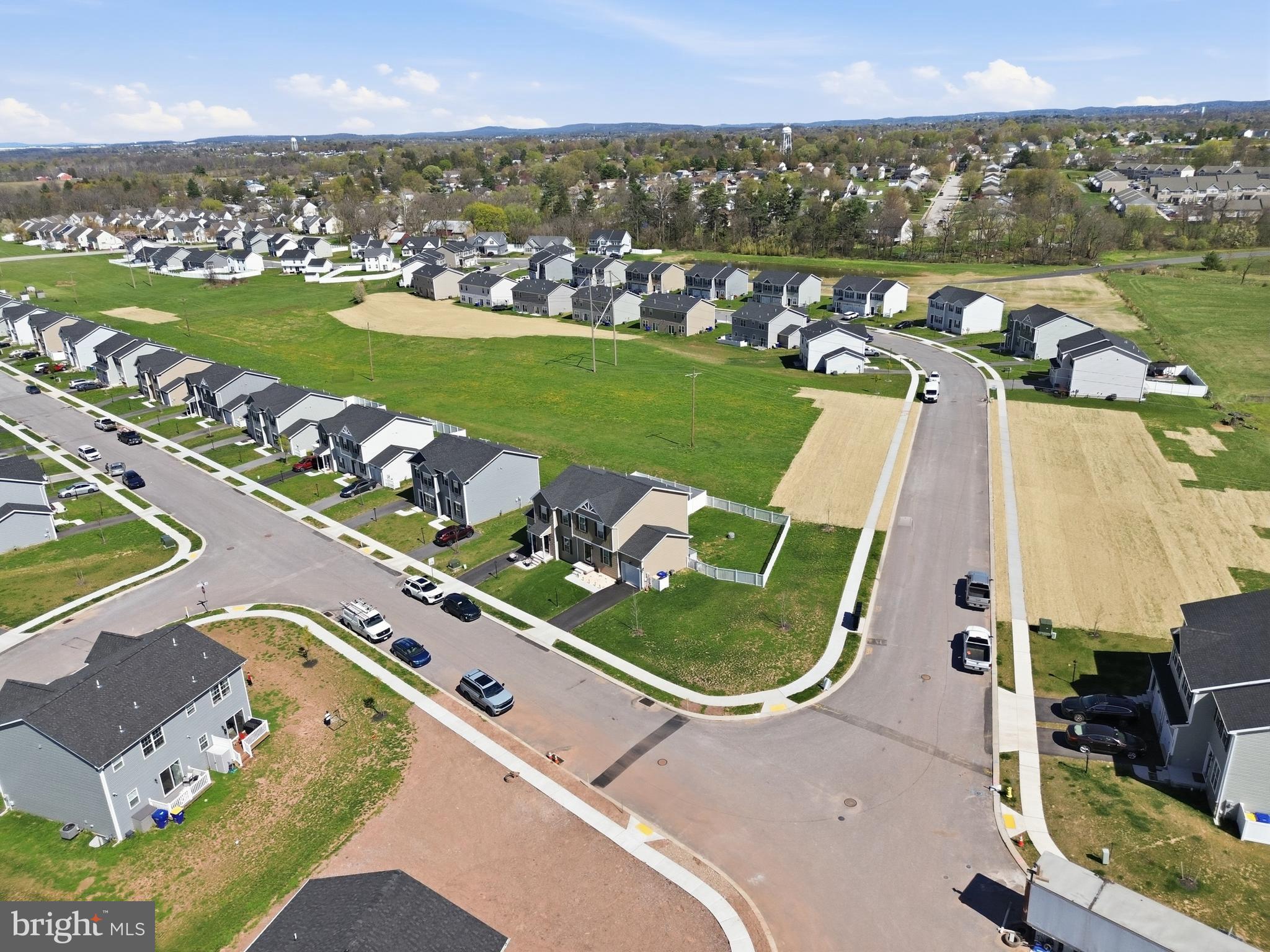 KINGS COURT AT BROWNSTONE - Residential