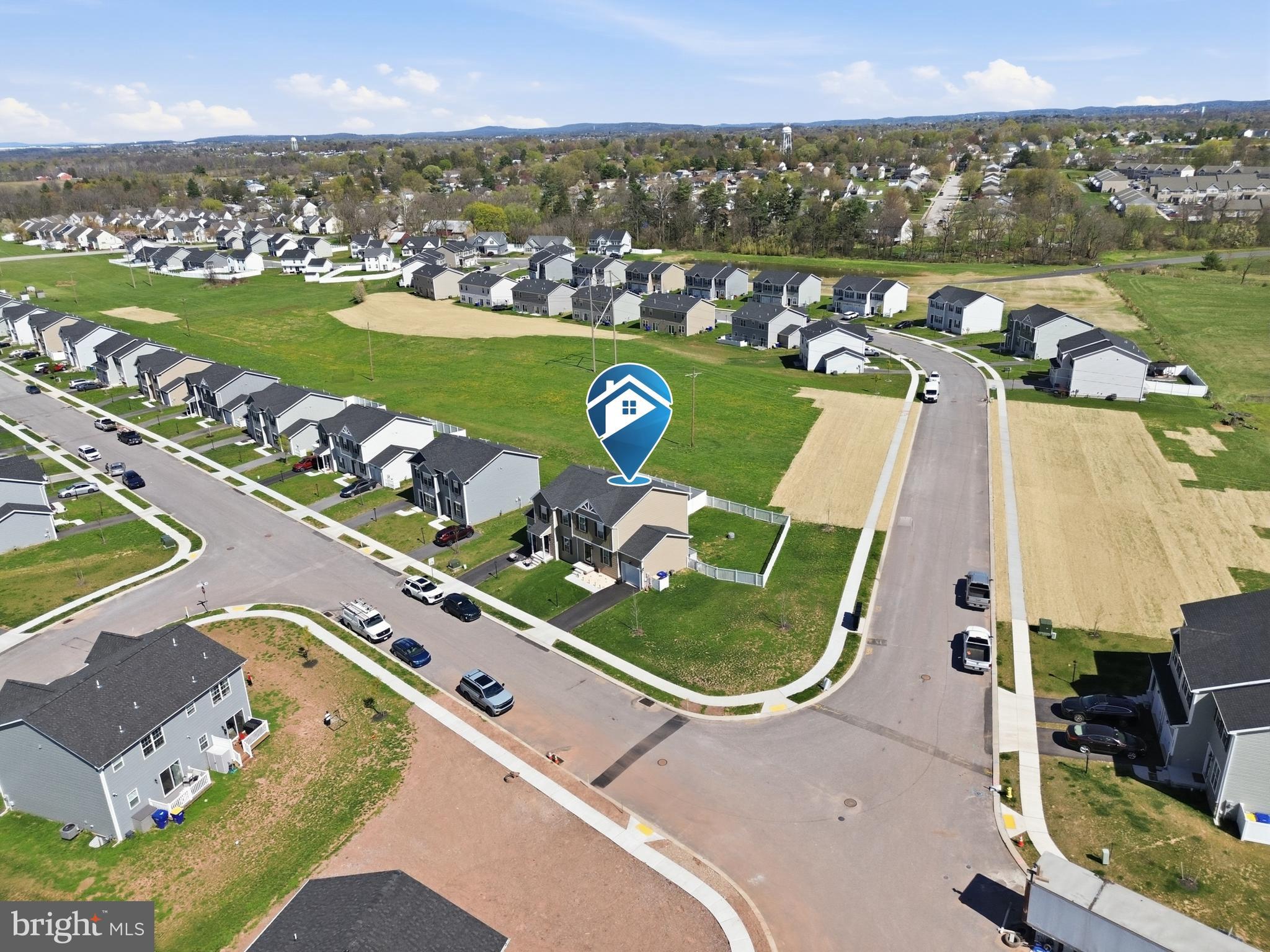 KINGS COURT AT BROWNSTONE - Residential