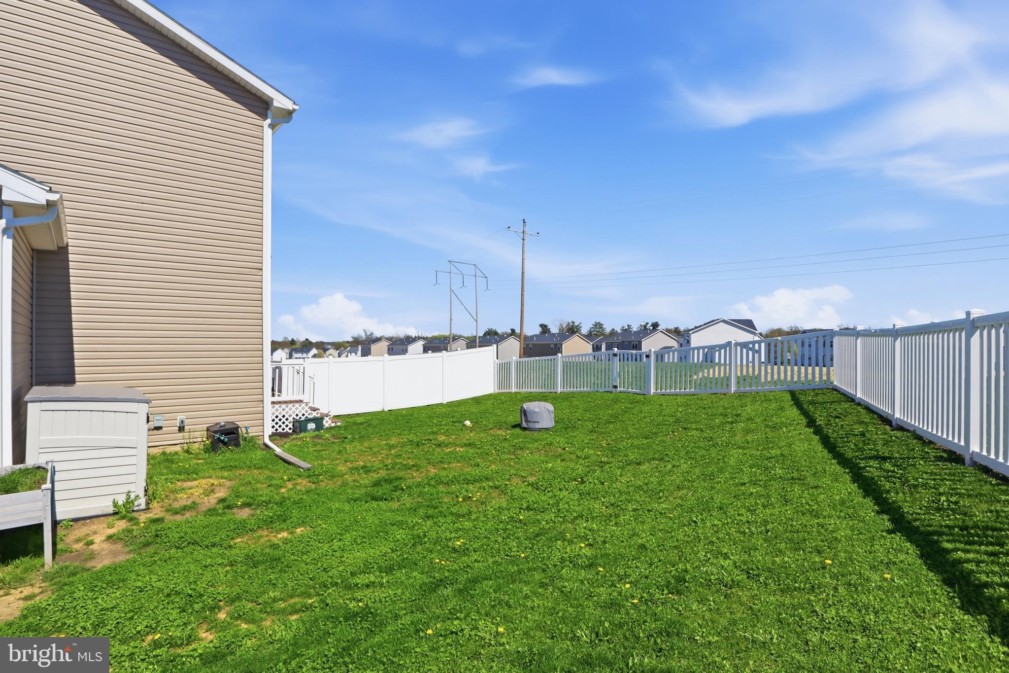 KINGS COURT AT BROWNSTONE - Residential