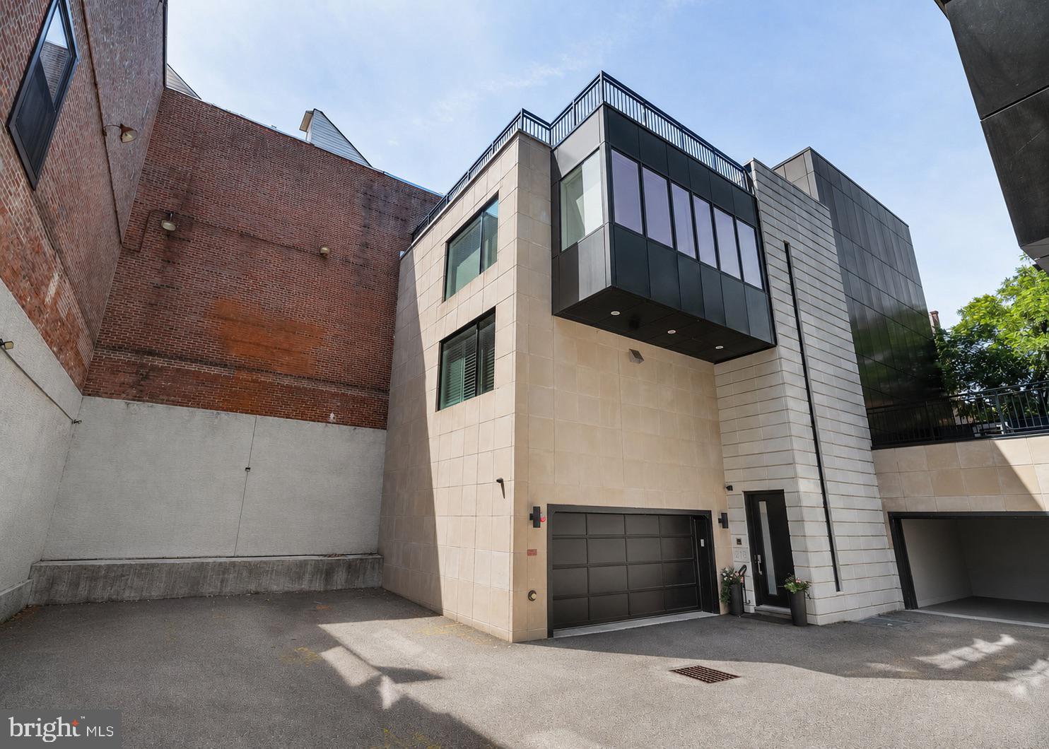 218 S 3RD STREET