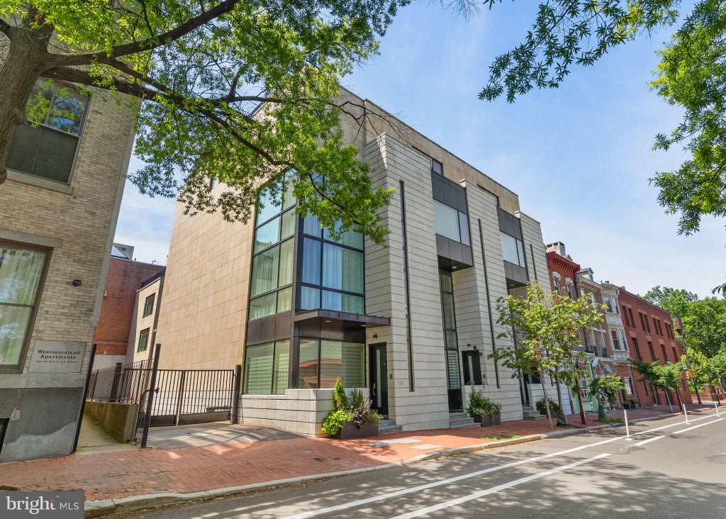 Photo of 218 S 3rd Street, PHILADELPHIA, PA 19106 (MLS # PAPH2630892)