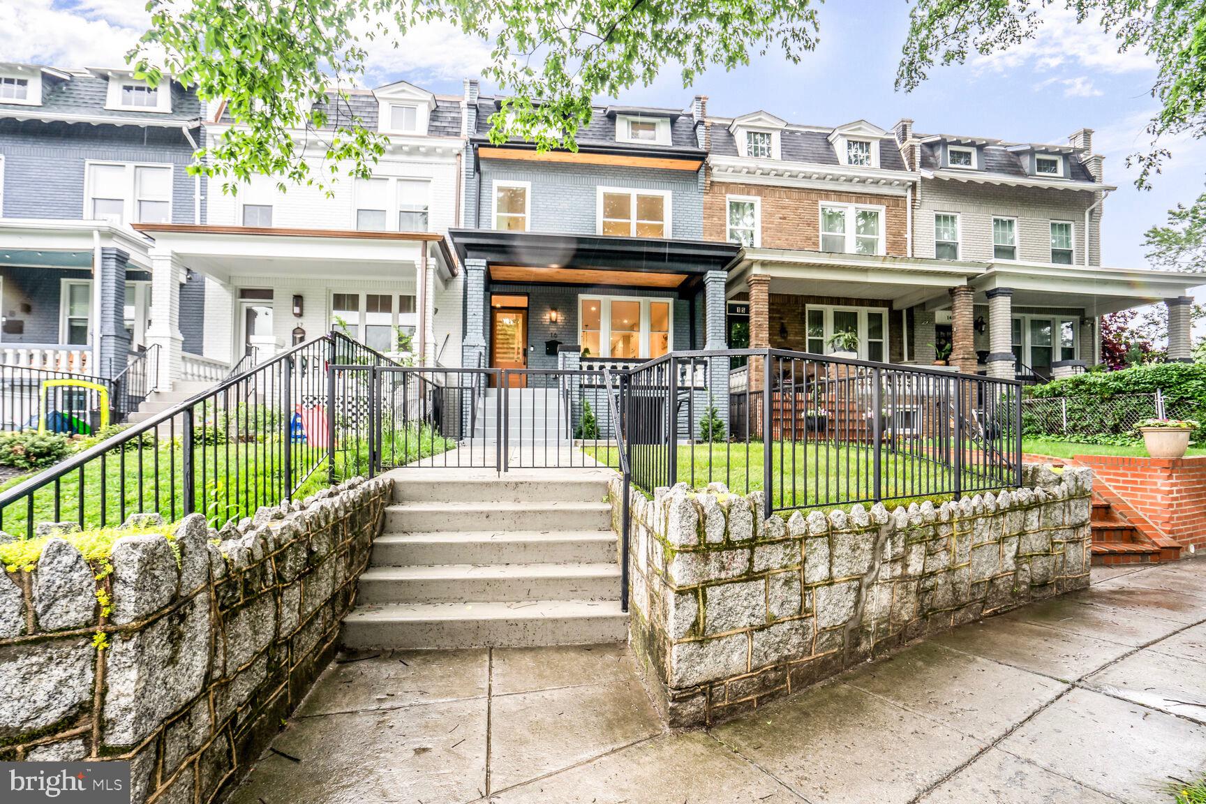 16 SHERMAN CIRCLE NW