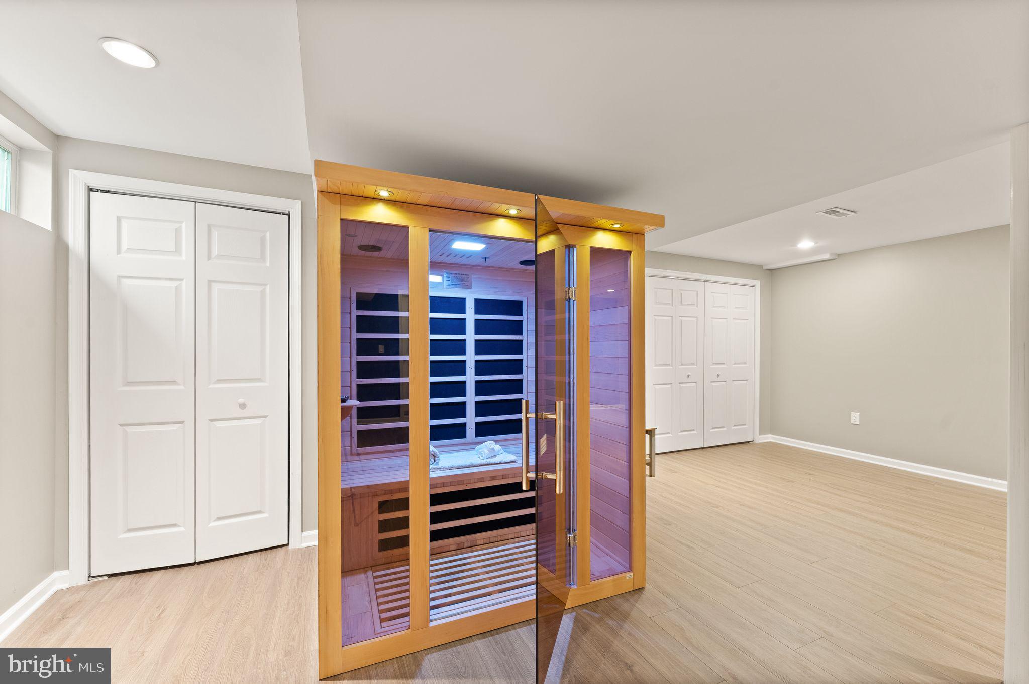 STRATTON WOODS - Residential