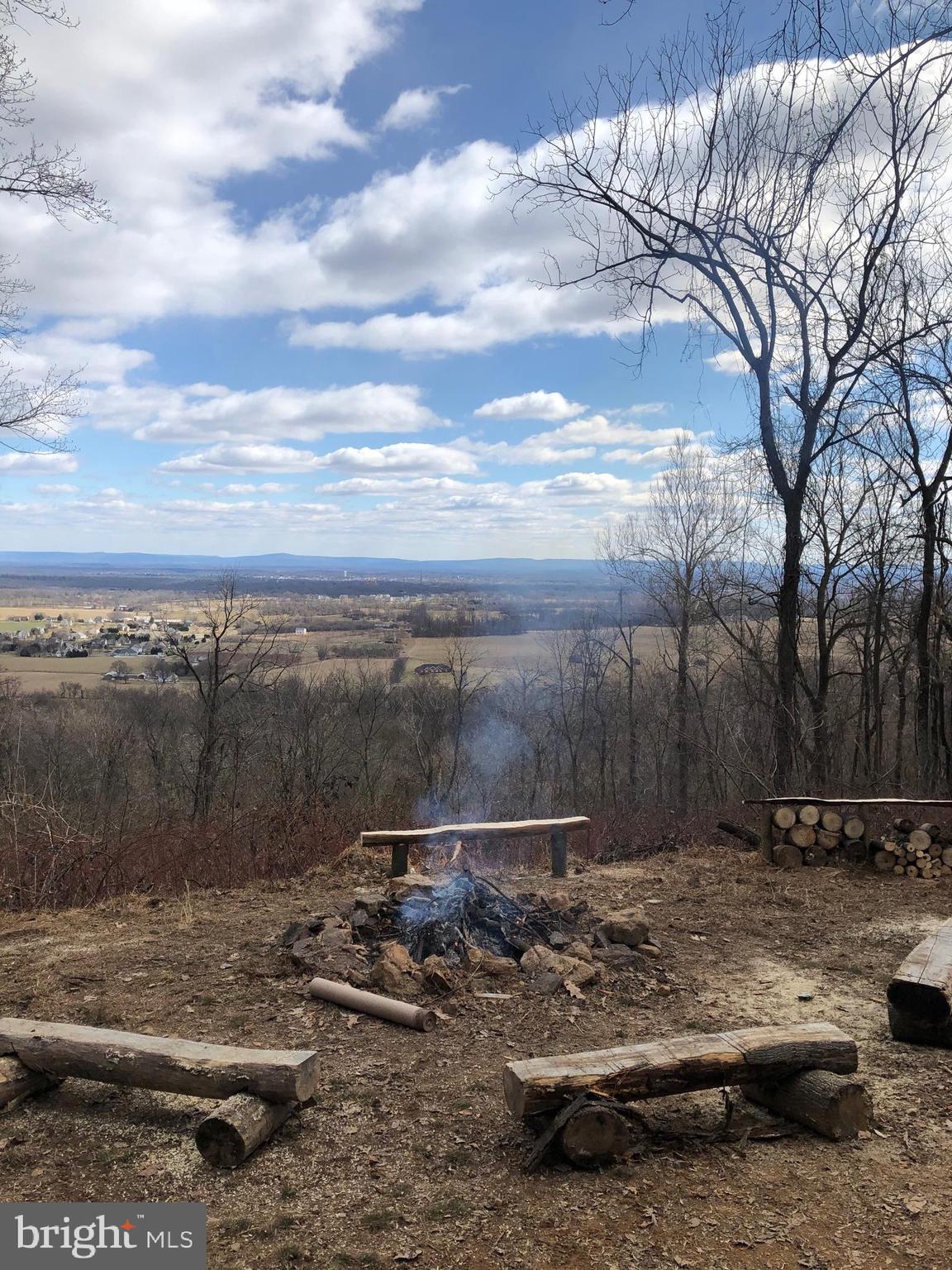 This beautiful mountain lot is perfect for a get away or to build your dream home. Conveniently located but feels like your away from it all! Take a look!