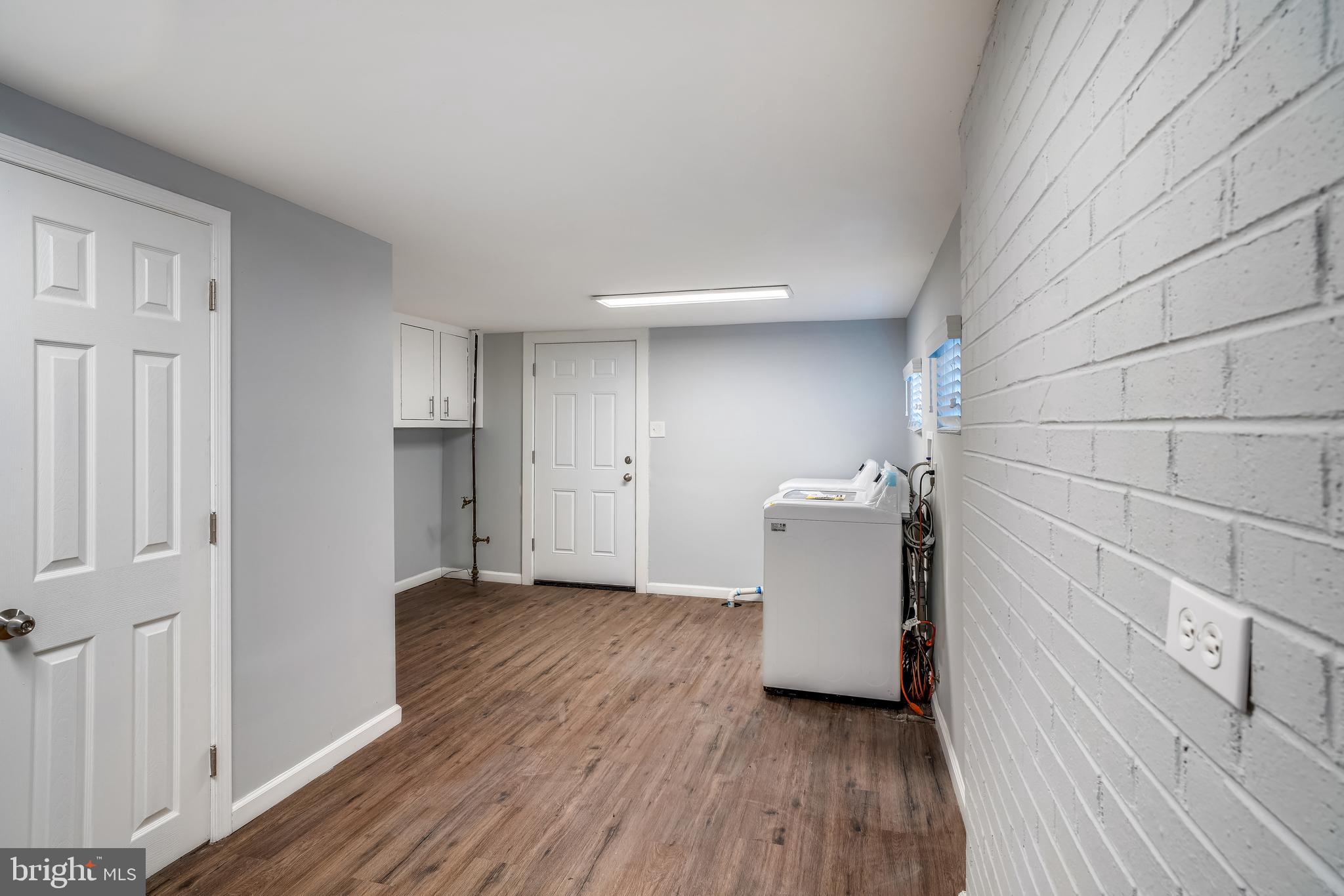 CEDAR RUN ESTS - Residential Lease