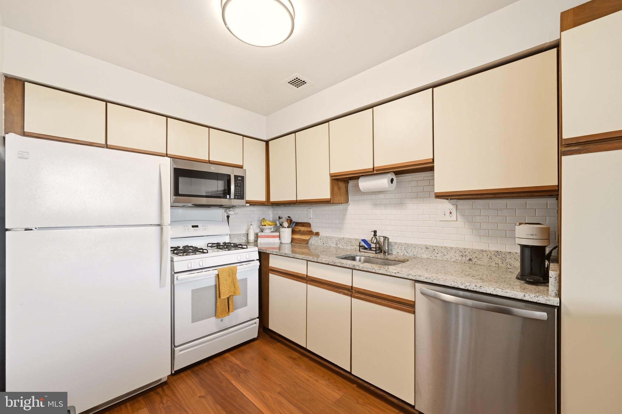 STONERIDGE KNOLL - Residential