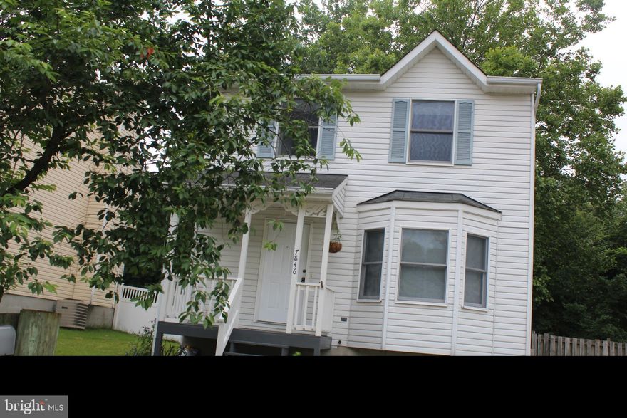 CHARMING HOME  WITH UPDATED KITCHEN  SS  APPLIANCES AND GRANITE .MASTER BEDROOM WITH BATH. HUGE LIVING AREA WITH NEWER CARPET.LOWER LEVEL WITH LAUNDRY AREA AND BAR FOR ENTERTAINING.UPPER LEVEL WITH UPDATED BATH.NICE FENCED YARD WITH DECK AND SHED.GREAT CONDITION.