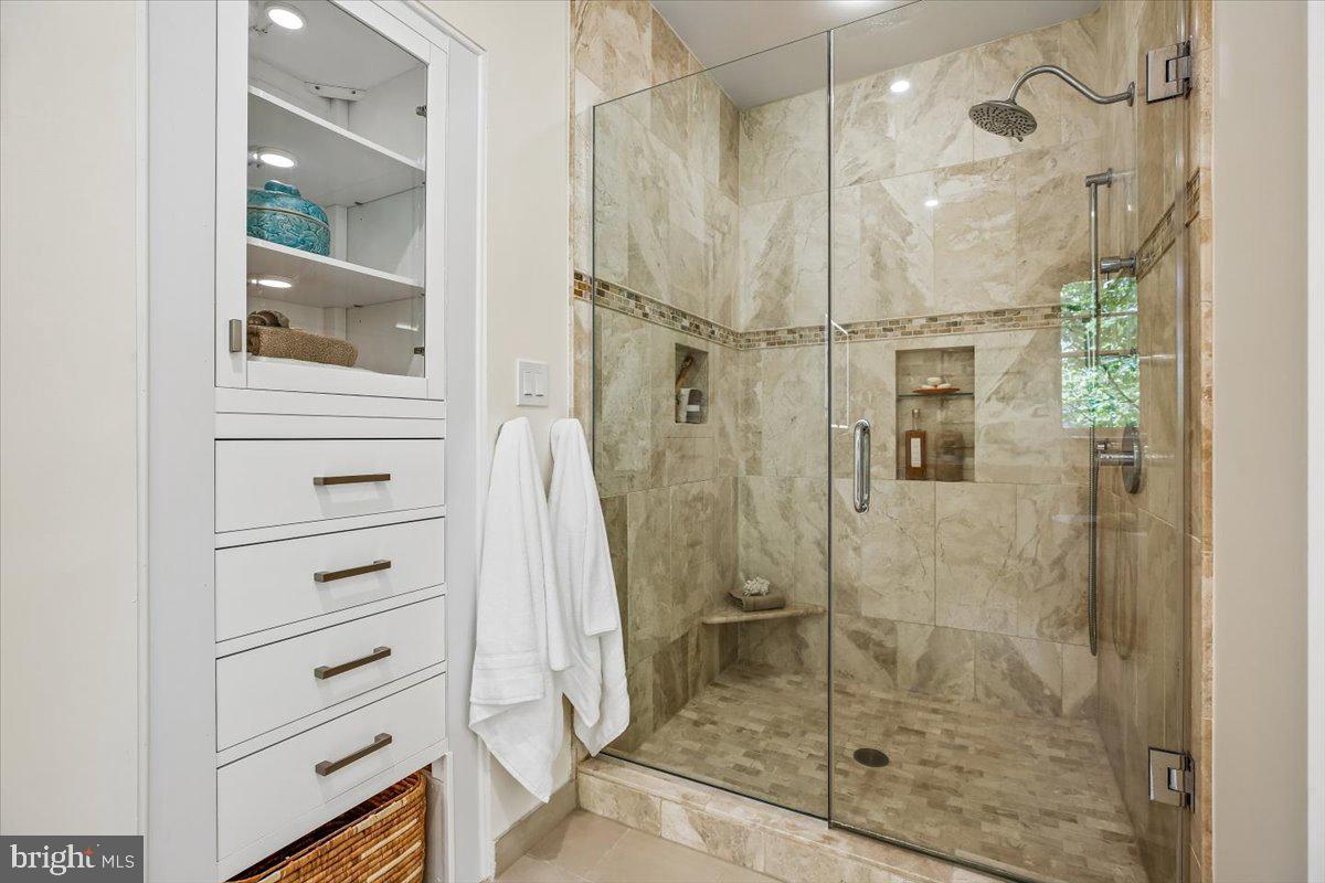 GLEN ECHO HEIGHTS - Residential