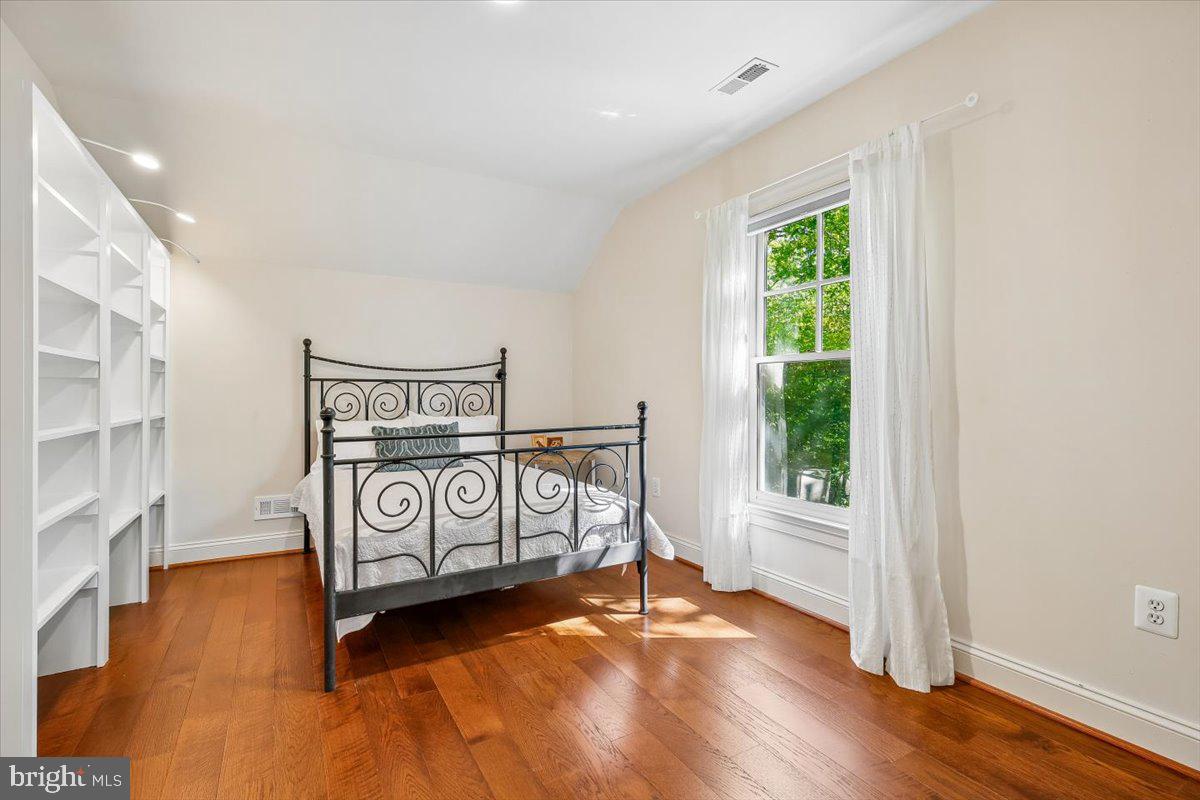 GLEN ECHO HEIGHTS - Residential