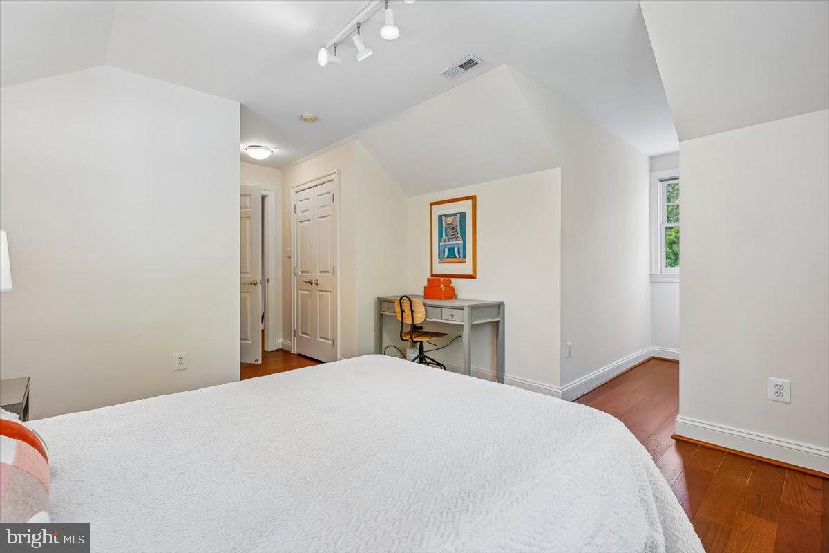 GLEN ECHO HEIGHTS - Residential