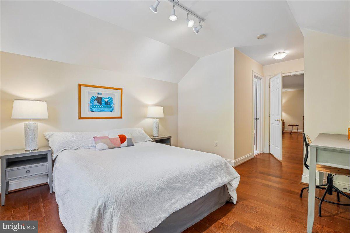 GLEN ECHO HEIGHTS - Residential