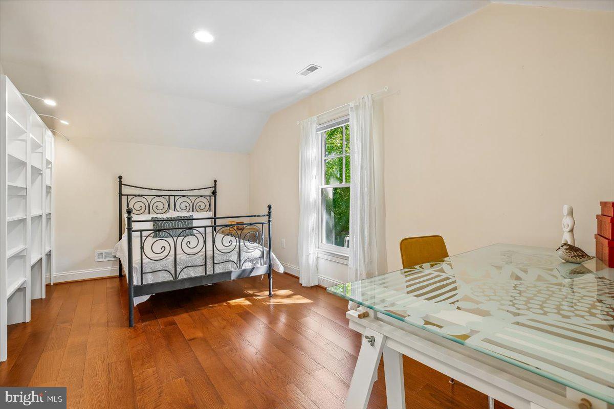 GLEN ECHO HEIGHTS - Residential