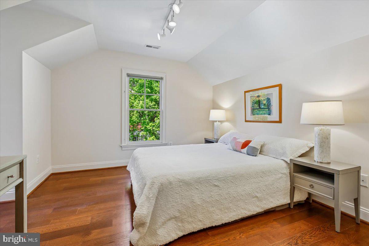 GLEN ECHO HEIGHTS - Residential