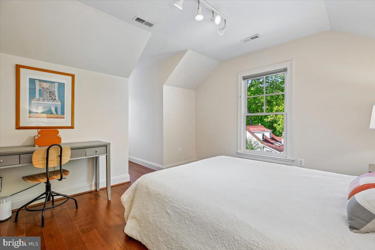 GLEN ECHO HEIGHTS - Residential