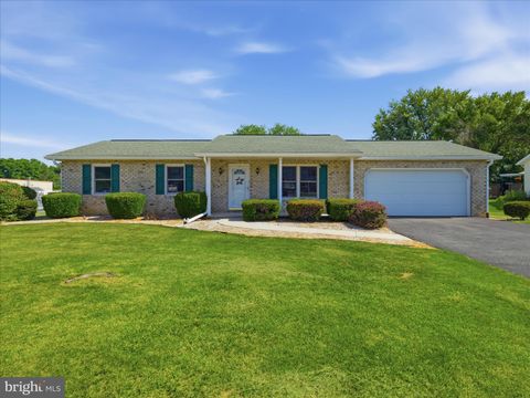 Homes For Sale - 1741 Wisteria Drive Dr<br/> Franklin County, CHAMBERSBURG, PA 17202