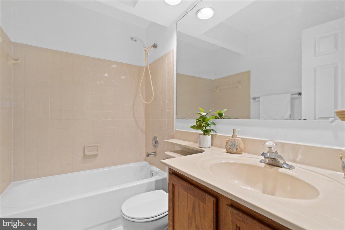 MONTCLAIR - Residential