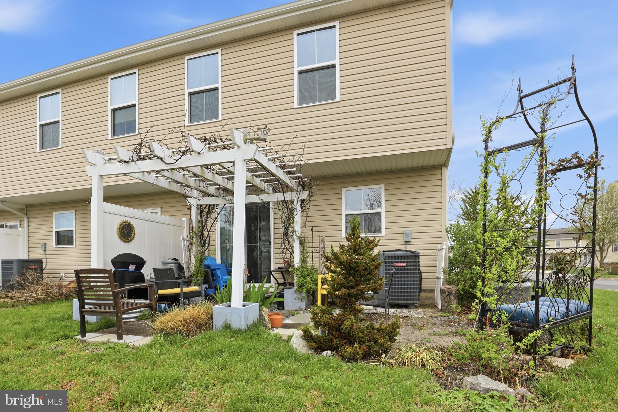 ST HELEN'S CROSSING - Residential