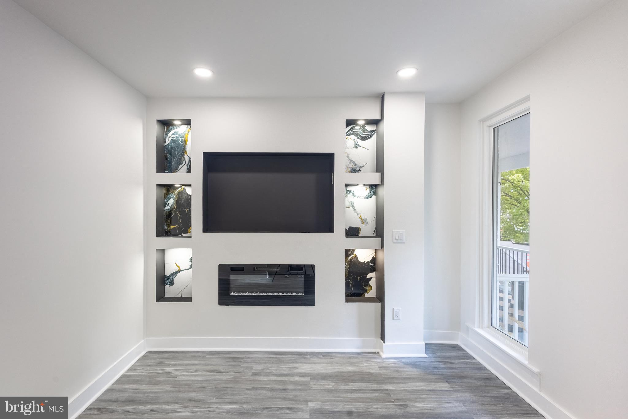 MONDAWMIN - Residential