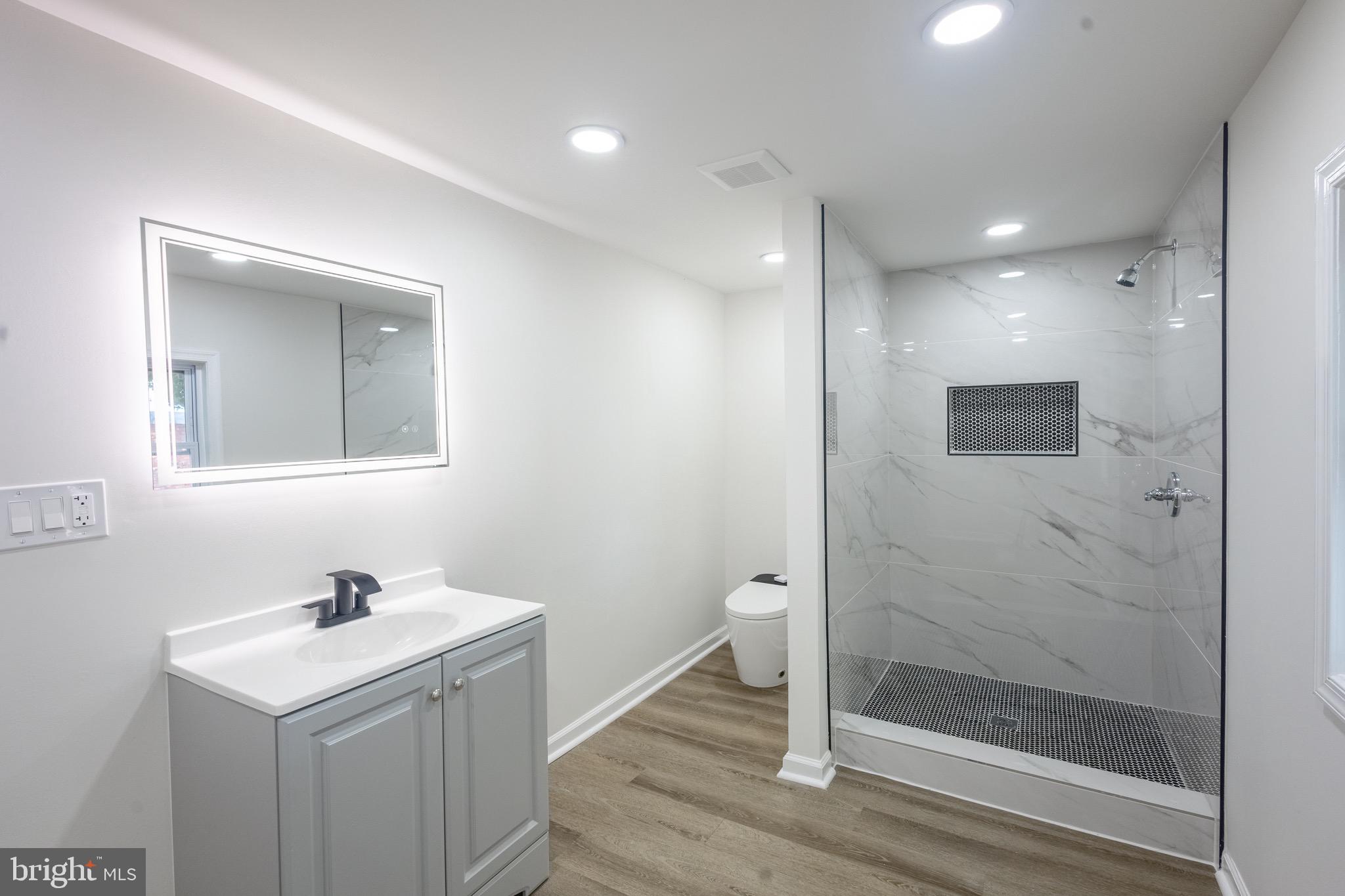 MONDAWMIN - Residential