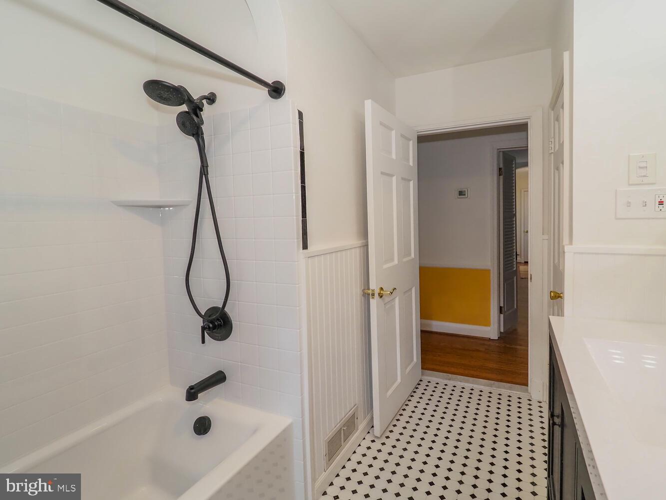 HAMPTON - Residential