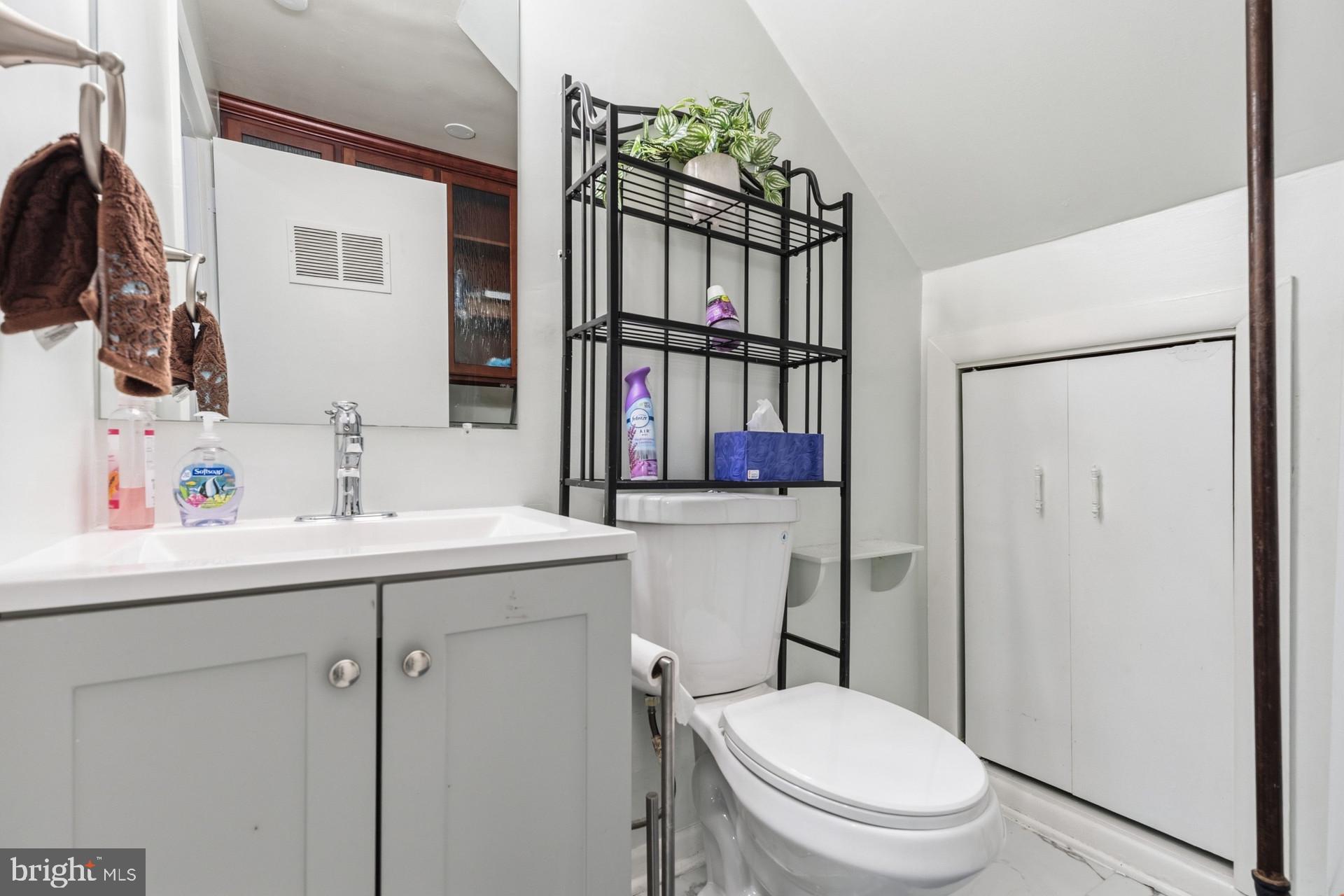 WHISKEY BOTTOM - Residential