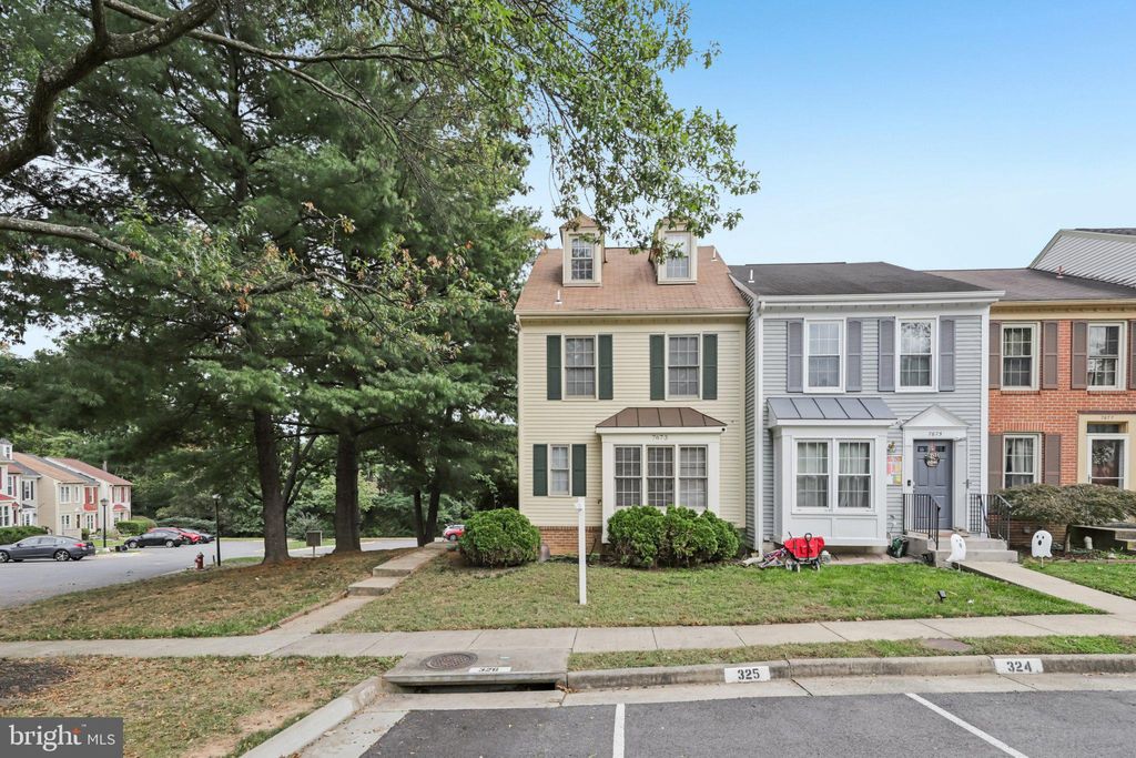 Photo of 7673 Northern Oaks Court, SPRINGFIELD, VA 22153 (MLS # VAFX2268656)