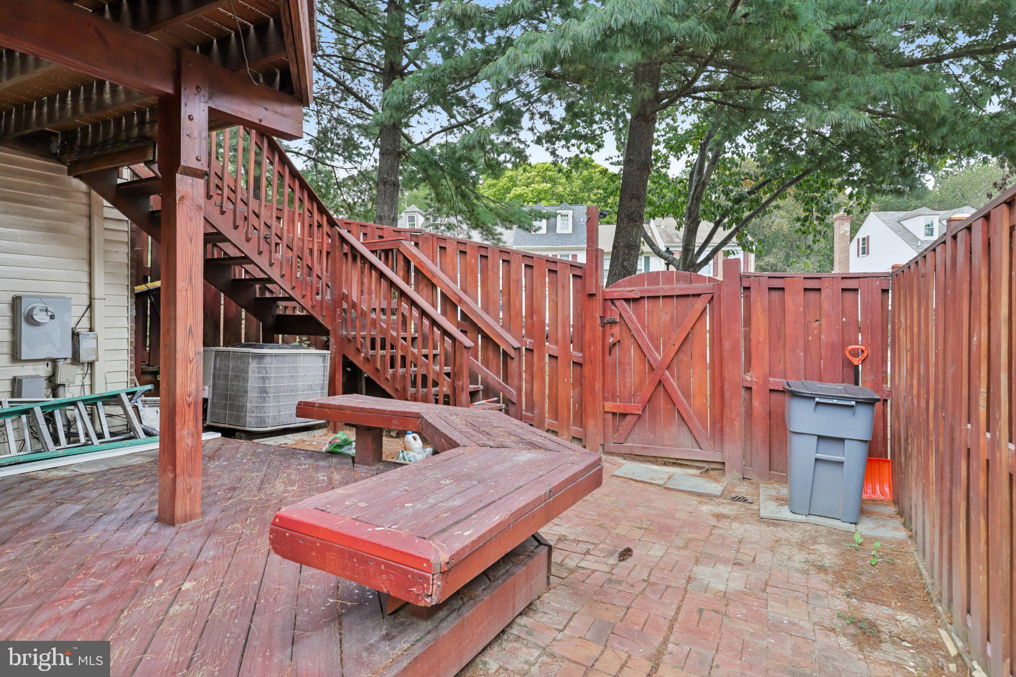 SPRINGFIELD OAKS - Residential