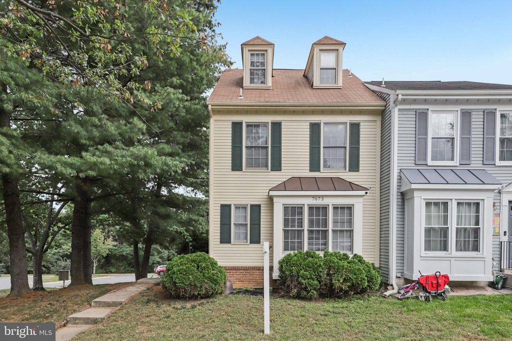 Photo of 7673 Northern Oaks Court, SPRINGFIELD, VA 22153 (MLS # VAFX2268656)